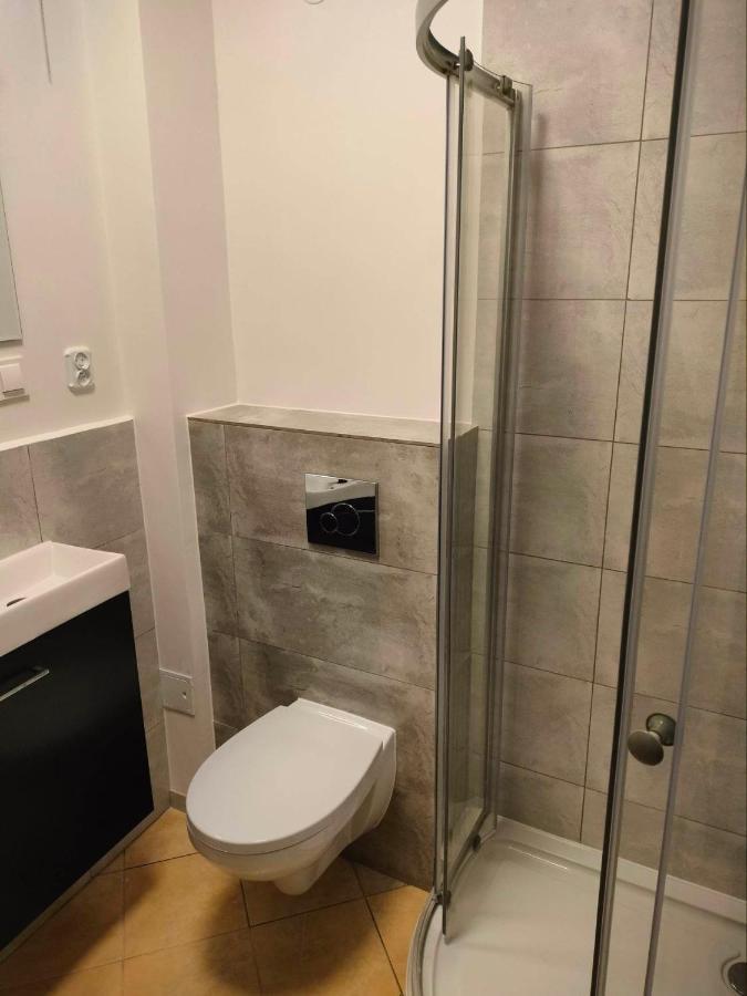 Urocze Studia W Lomiankach, 1- Z Sauna I Tarasem, 2- Z Kominkiem, 3- Ekonomiczne, 7Km Metro Mlociny Warszawa 로미안키 외부 사진