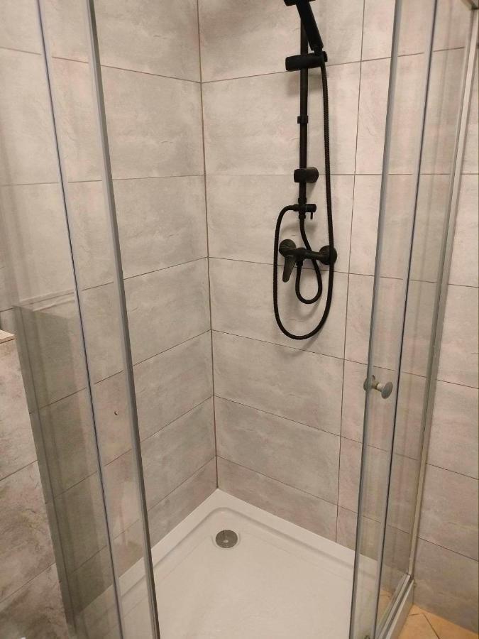 Urocze Studia W Lomiankach, 1- Z Sauna I Tarasem, 2- Z Kominkiem, 3- Ekonomiczne, 7Km Metro Mlociny Warszawa 로미안키 외부 사진