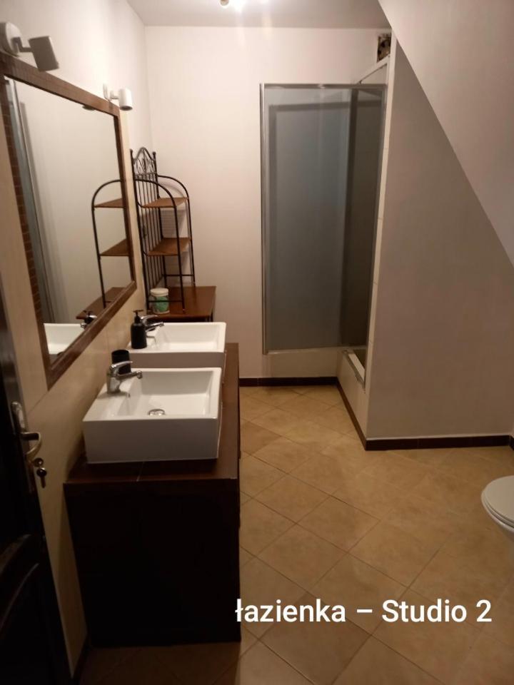 Urocze Studia W Lomiankach, 1- Z Sauna I Tarasem, 2- Z Kominkiem, 3- Ekonomiczne, 7Km Metro Mlociny Warszawa 로미안키 외부 사진