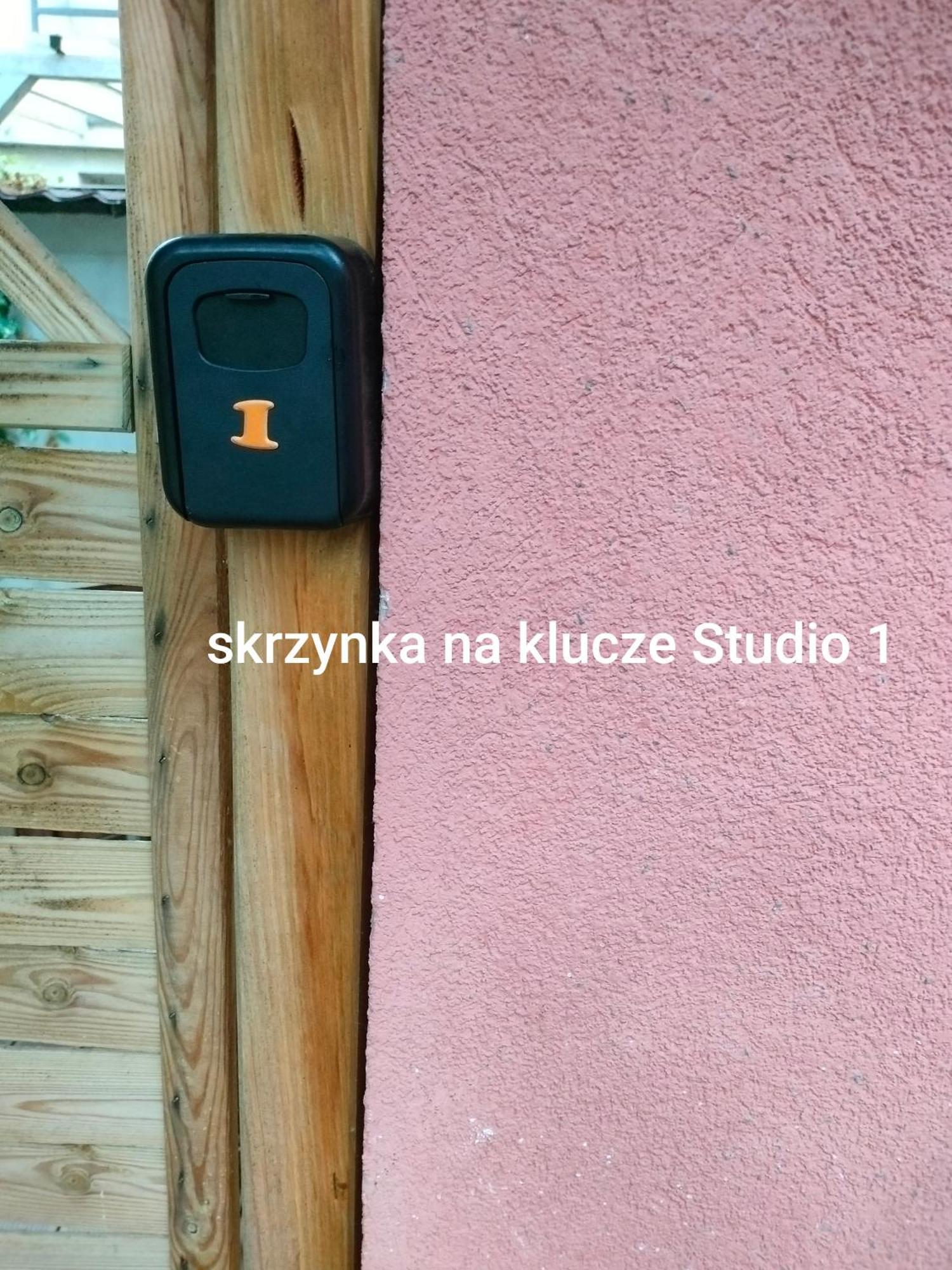 Urocze Studia W Lomiankach, 1- Z Sauna I Tarasem, 2- Z Kominkiem, 3- Ekonomiczne, 7Km Metro Mlociny Warszawa 로미안키 외부 사진