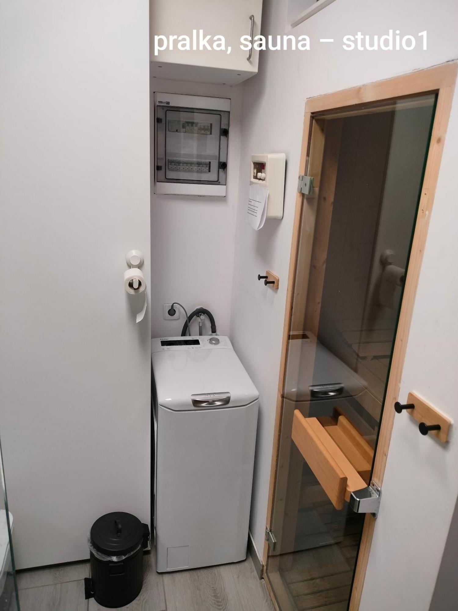 Urocze Studia W Lomiankach, 1- Z Sauna I Tarasem, 2- Z Kominkiem, 3- Ekonomiczne, 7Km Metro Mlociny Warszawa 로미안키 외부 사진